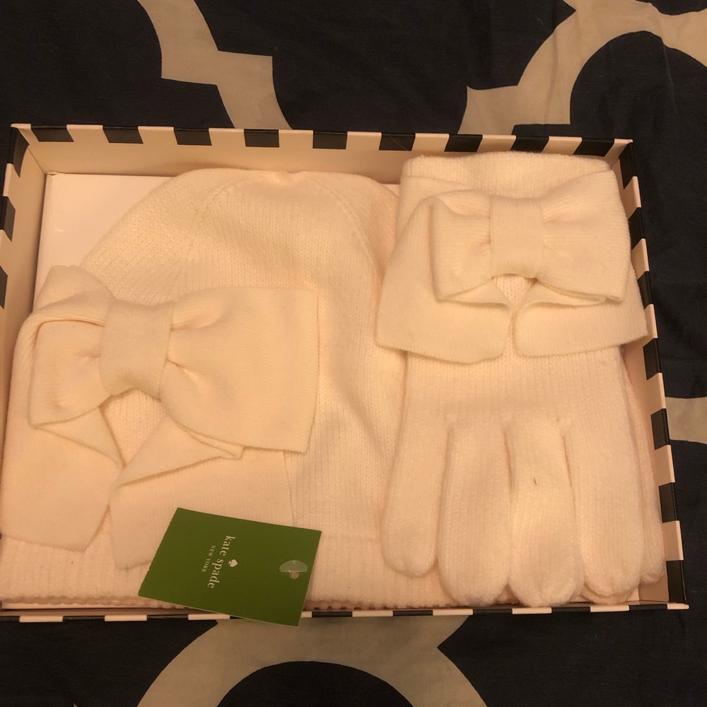 Kate Spade bow hat and gloves